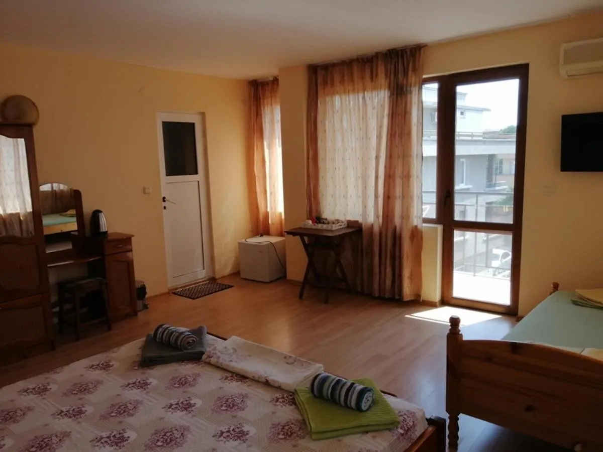 **  Guest House 