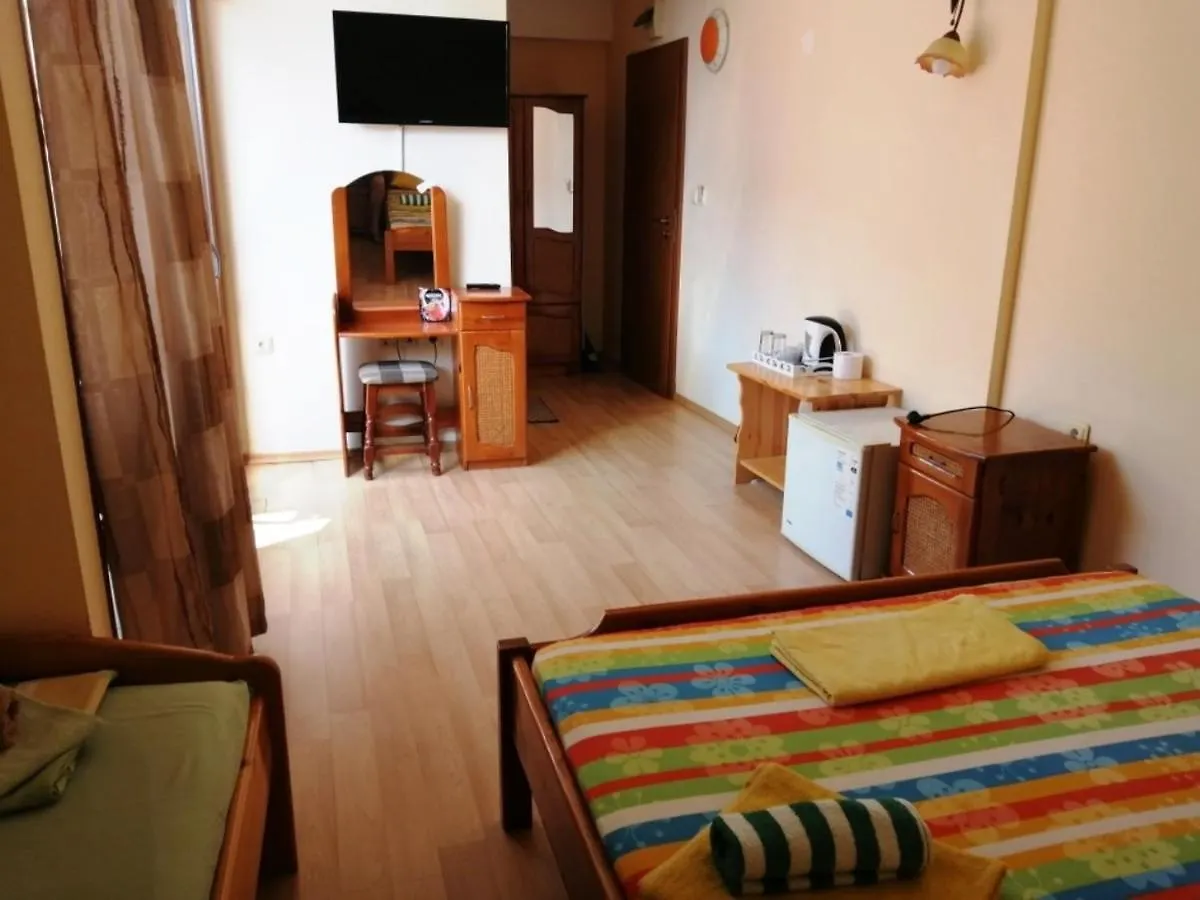 **  Guest House 