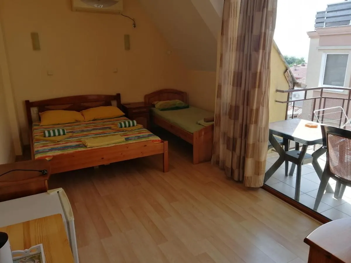 **  Guest House 
