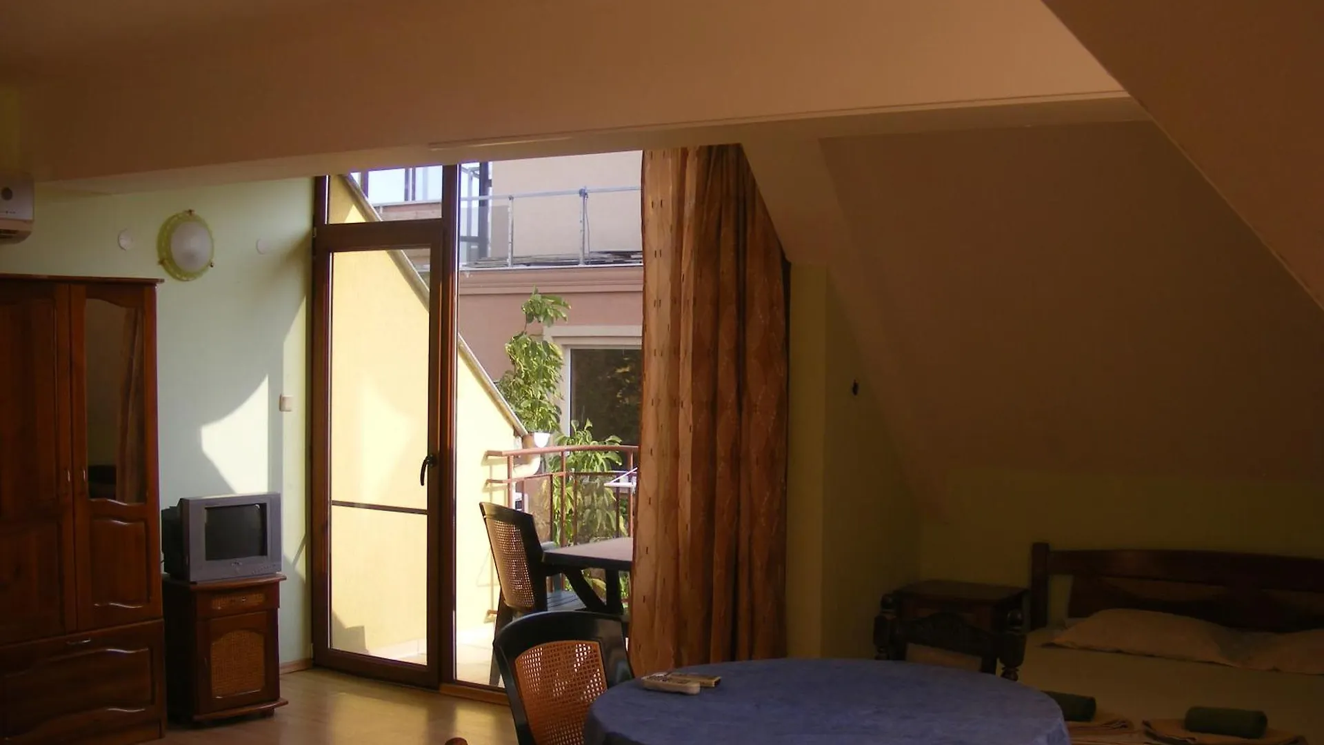 Guest House 